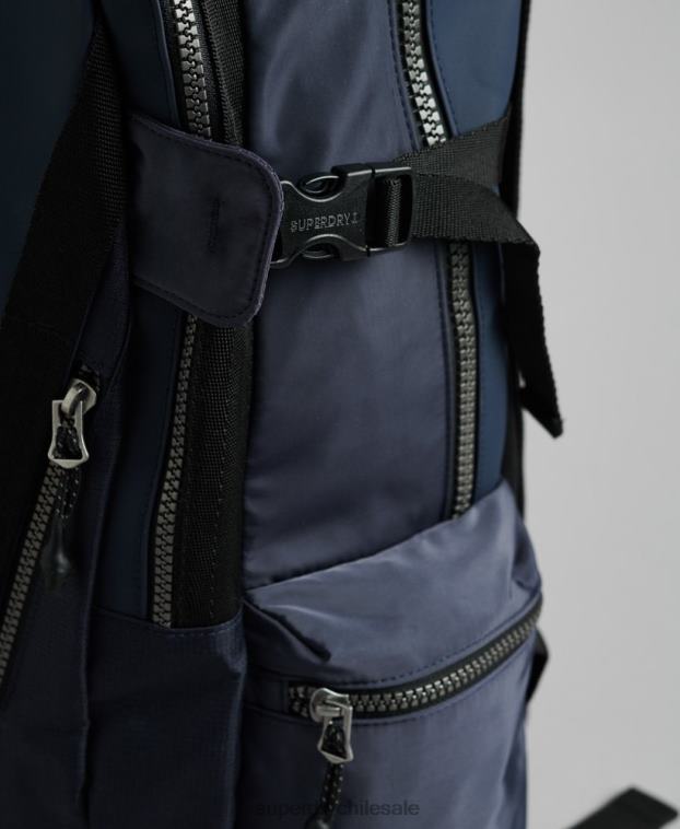 hombres Superdry Armada mochila con gráfico de lona de montaña 2R68Z113