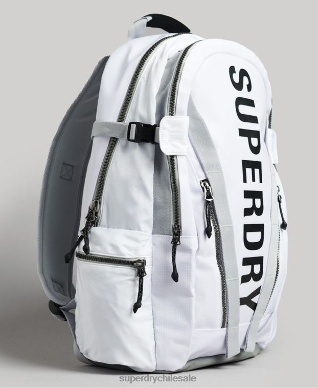 hombres Superdry blanco mochila con gráfico de lona de montaña 2R68Z1610