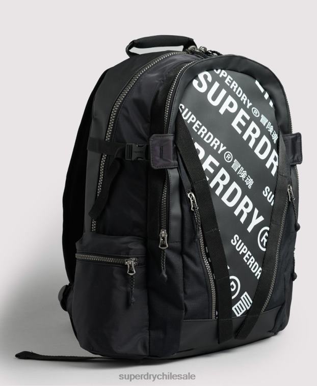 hombres Superdry negro mochila con gráfico de lona de montaña 2R68Z1633