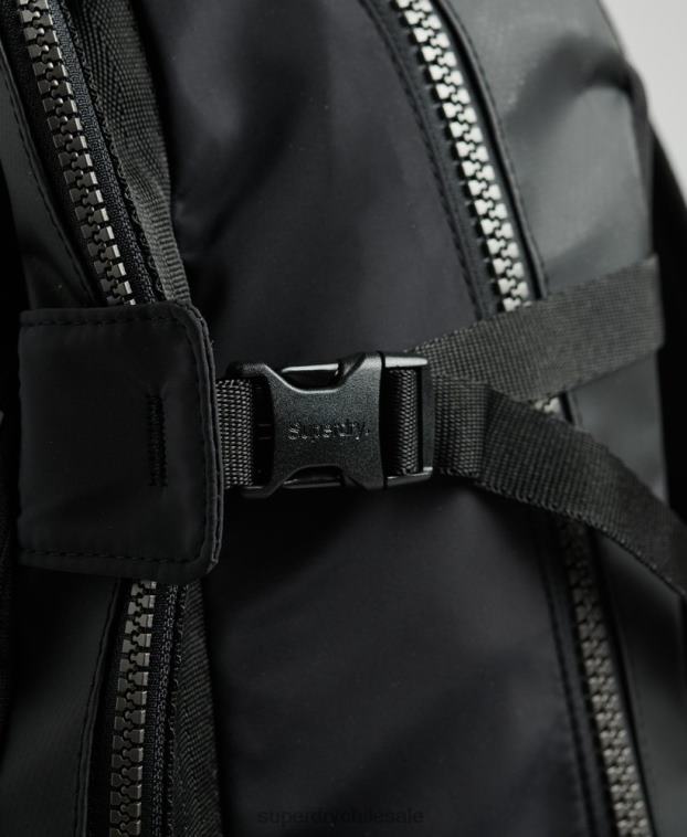 hombres Superdry negro mochila con gráfico de lona de montaña 2R68Z1633