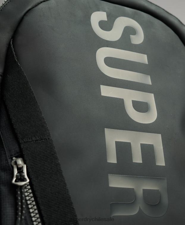 hombres Superdry negro mochila con gráfico de lona de montaña 2R68Z1696