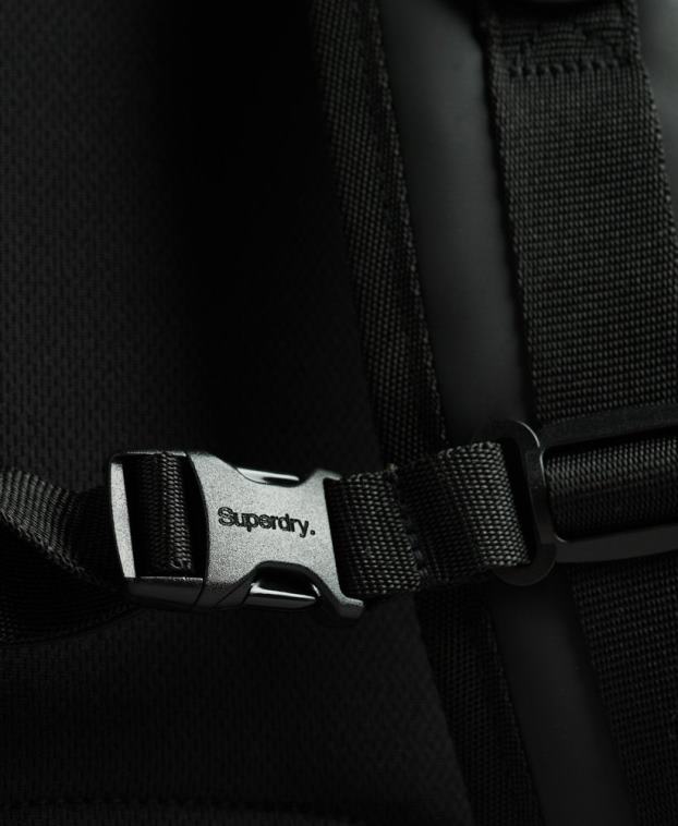 hombres Superdry negro mochila con gráfico de lona de montaña 2R68Z1696