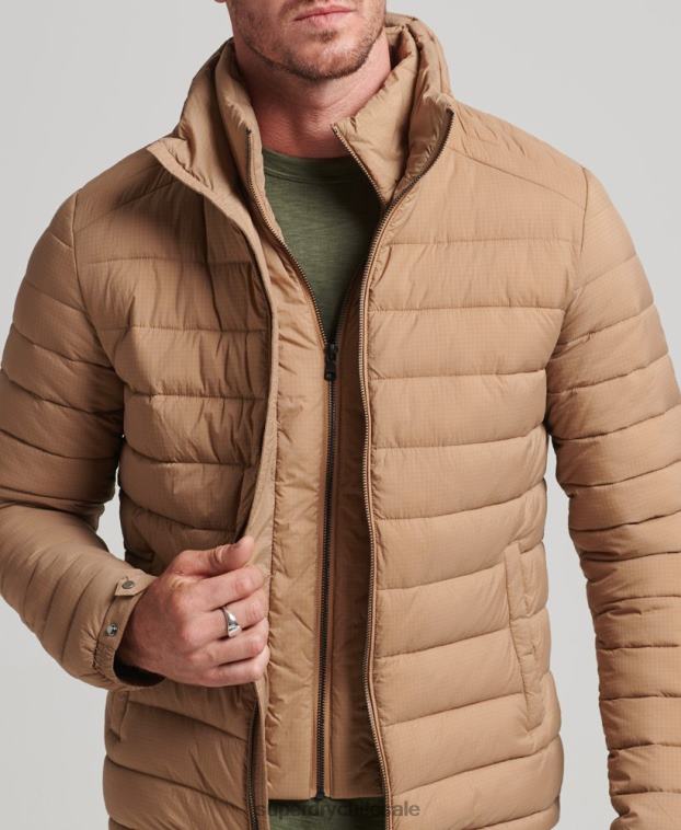 hombres Superdry marrón abrigo acolchado corto y ligero 2R68Z975