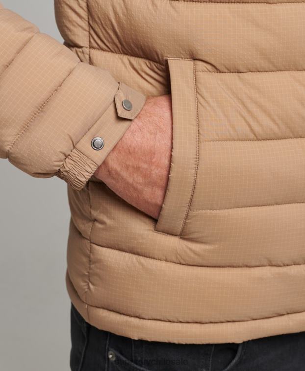 hombres Superdry marrón abrigo acolchado corto y ligero 2R68Z975