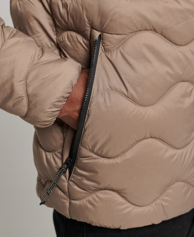 hombres Superdry marrón abrigo acolchado ligero con capucha 2R68Z1002
