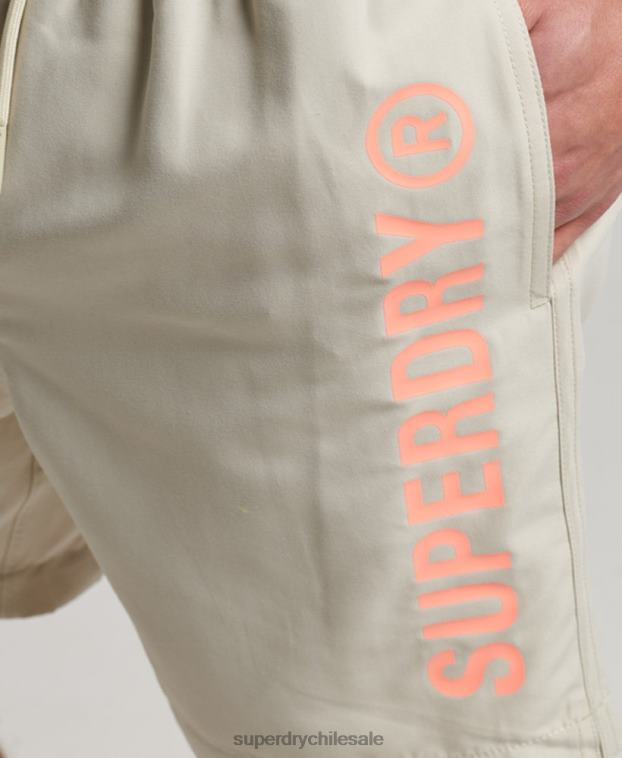 hombres Superdry beige shorts de baño reciclados core sport de 17 pulgadas 2R68Z403