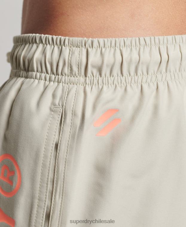 hombres Superdry beige shorts de baño reciclados core sport de 17 pulgadas 2R68Z403