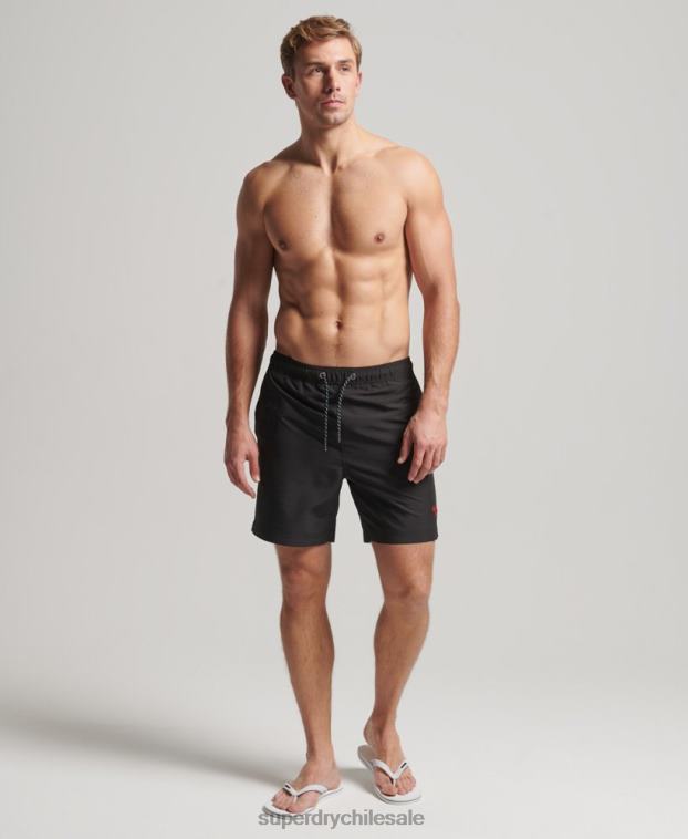 hombres Superdry gris oscuro shorts de playa de polo reciclado 2R68Z397