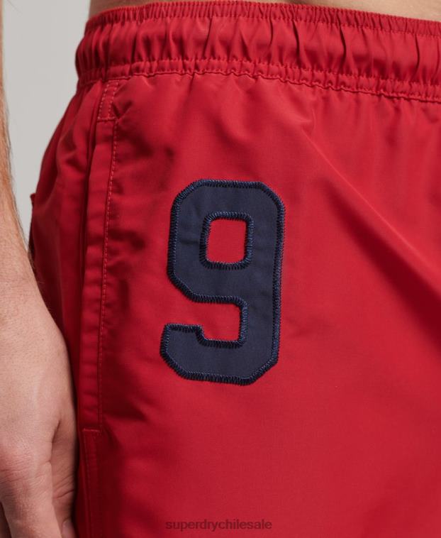 hombres Superdry rojo shorts de playa de polo reciclado 2R68Z402