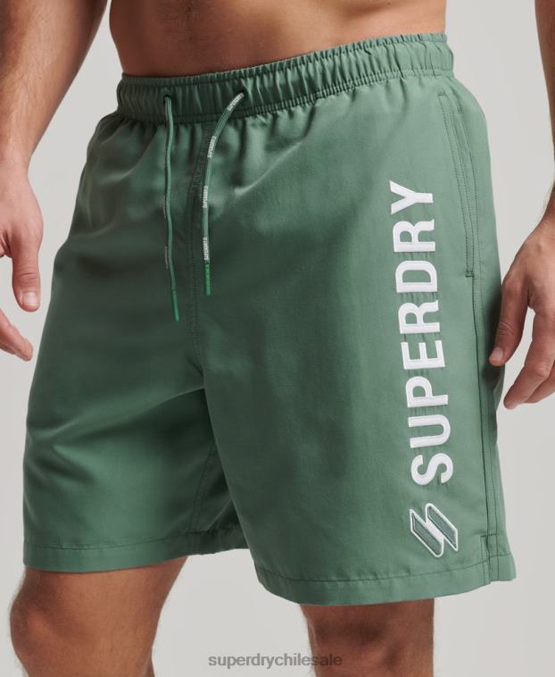 hombres Superdry verde shorts de baño reciclados de 19 pulgadas con apliques 2R68Z56