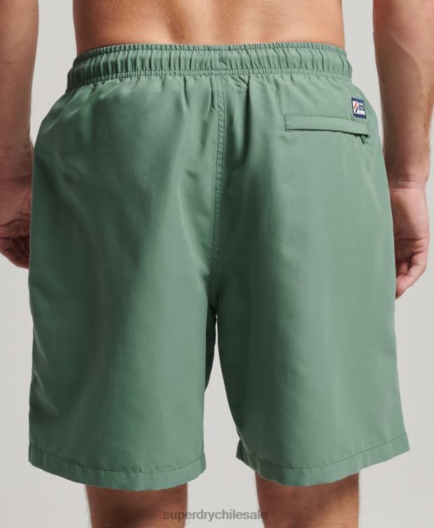 hombres Superdry verde shorts de baño reciclados de 19 pulgadas con apliques 2R68Z56
