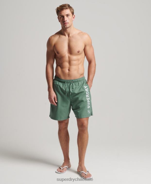 hombres Superdry verde shorts de baño reciclados de 19 pulgadas con apliques 2R68Z56