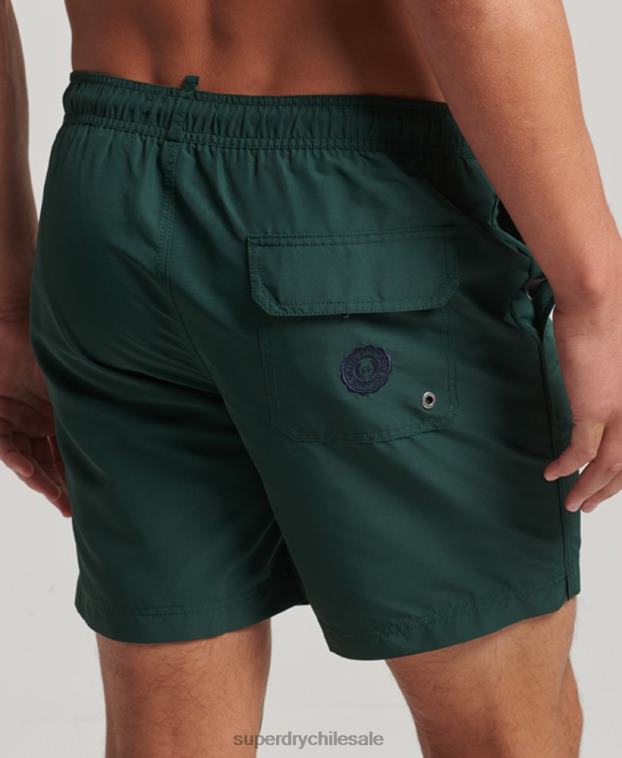 hombres Superdry verde shorts de playa de polo reciclado 2R68Z394