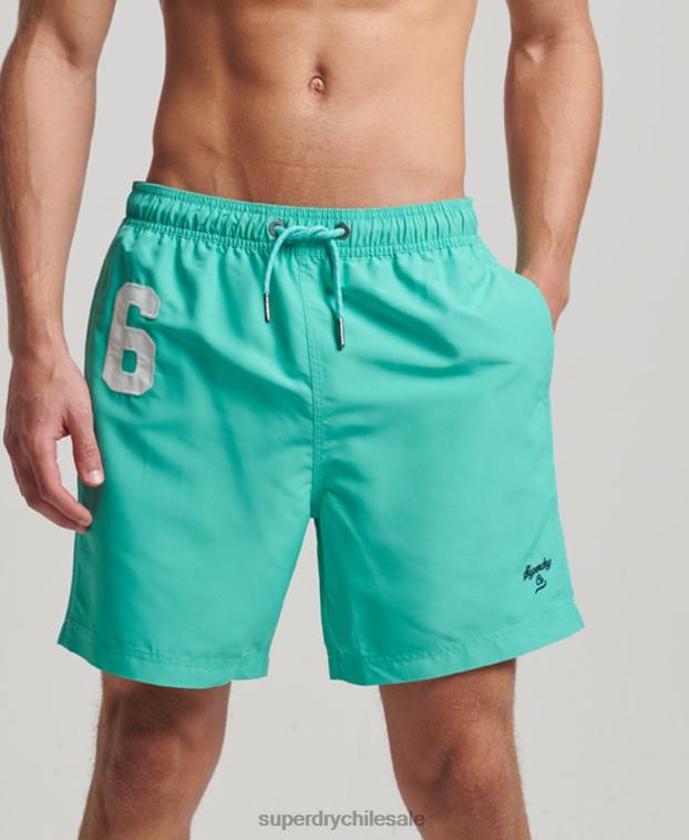 hombres Superdry verde shorts de playa de polo reciclado 2R68Z412