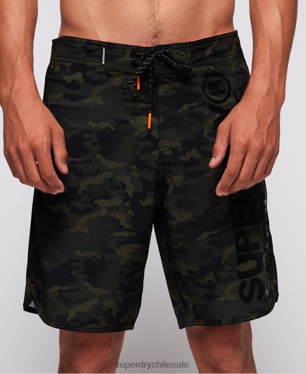 hombres Superdry verde shorts de playa para aguas profundas 2R68Z449