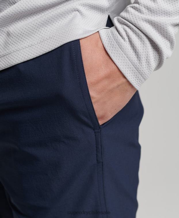 hombres Superdry Armada shorts multideporte core 2R68Z5385