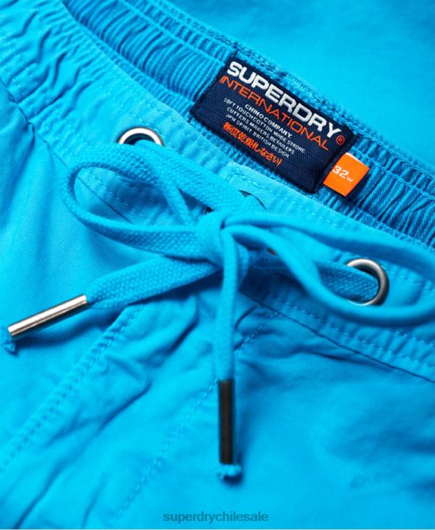 hombres Superdry azul claro pantalones cortos quemados por el sol 2R68Z376