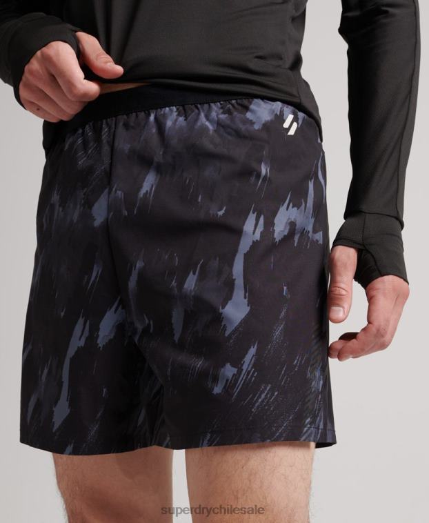 hombres Superdry gris oscuro pantalones cortos de carreras 2R68Z5358