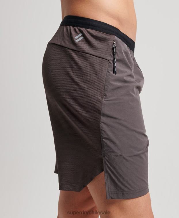 hombres Superdry gris pantalones cortos híbridos de tren 2R68Z1409
