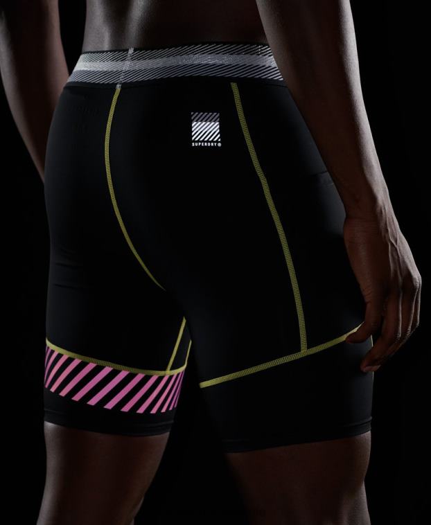 hombres Superdry negro pantalones cortos de entrenamiento de energía de hielo fresco 2R68Z381