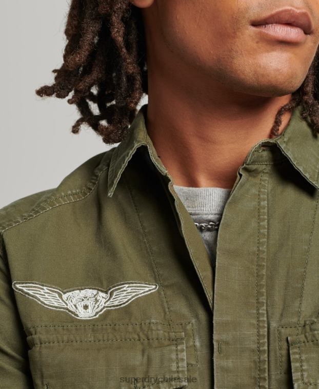 hombres Superdry caqui camisa militar con parches 2R68Z154