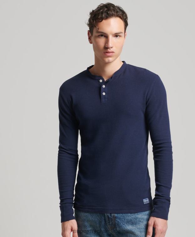 hombres Superdry Armada top de manga larga con cuello tunecino y diseño waffle de algodón orgánico 2R68Z1465
