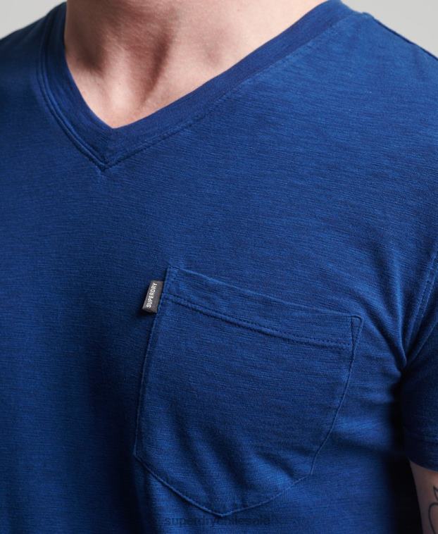 hombres Superdry azul camiseta de algodón orgánico con cuello de pico y bolsillo flameado 2R68Z4877