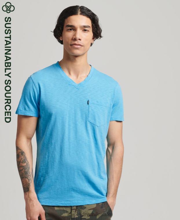 hombres Superdry azul claro camiseta de algodón orgánico con cuello de pico y bolsillo flameado 2R68Z4919