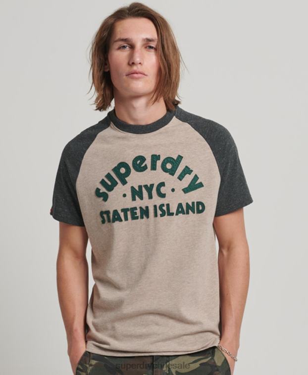 hombres Superdry beige camiseta raglán vintage con apliques de gran aire libre 2R68Z5