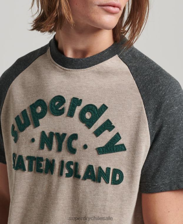 hombres Superdry beige camiseta raglán vintage con apliques de gran aire libre 2R68Z5
