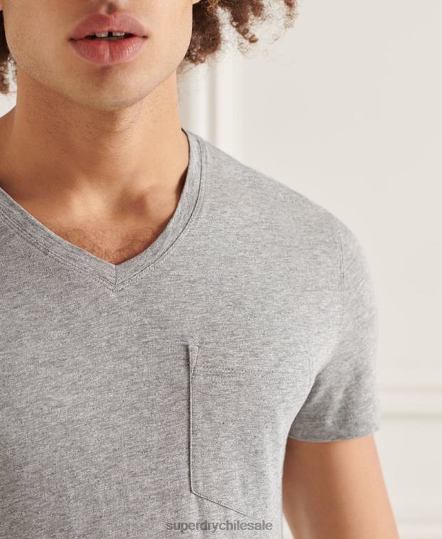 hombres Superdry gris claro camiseta de algodón orgánico con cuello de pico y bolsillo flameado 2R68Z4849
