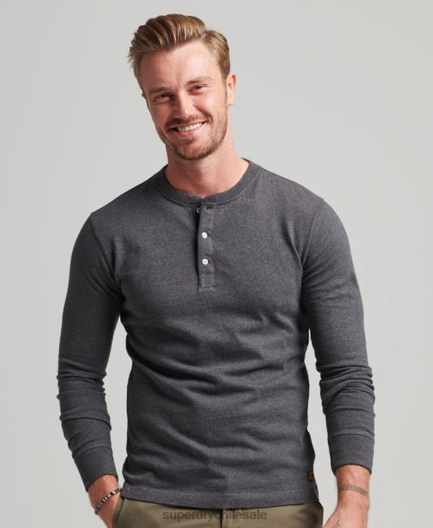 hombres Superdry gris oscuro camiseta henley de manga larga de algodón orgánico 2R68Z6376
