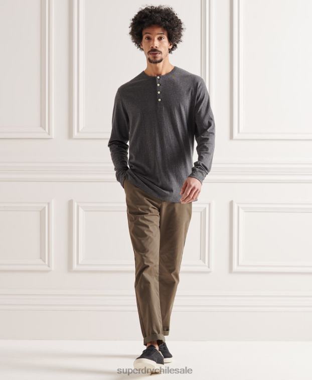hombres Superdry gris oscuro camiseta henley esencial ligera de algodón orgánico 2R68Z6421