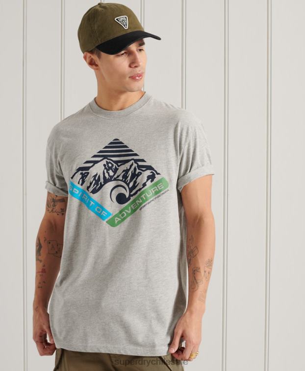 hombres Superdry gris playera holgada con gráfico de montaña 2R68Z4915