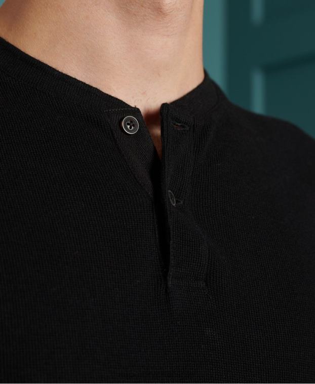 hombres Superdry negro top henley micro textura 2R68Z1588