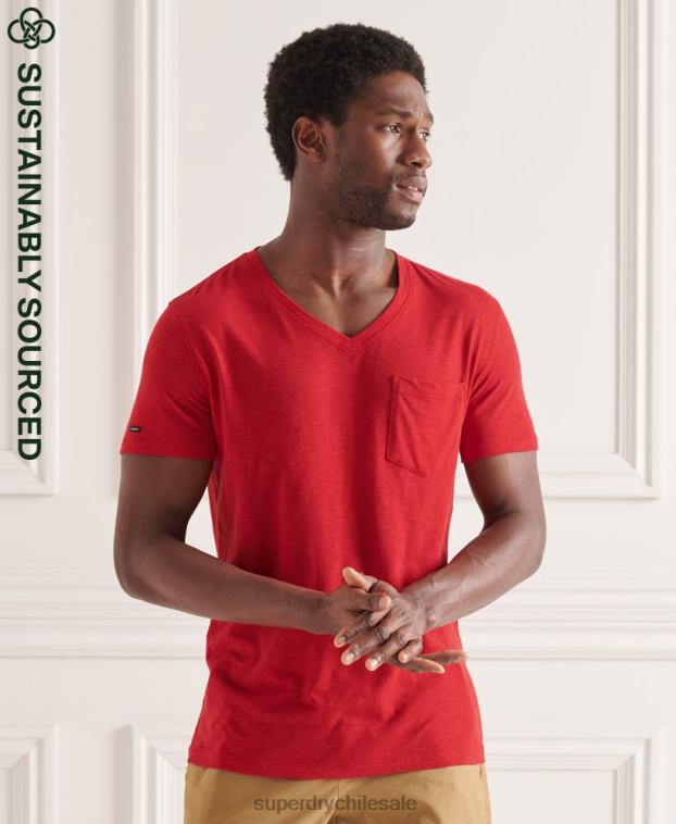 hombres Superdry rojo camiseta de algodón orgánico con cuello de pico y bolsillo flameado 2R68Z4834