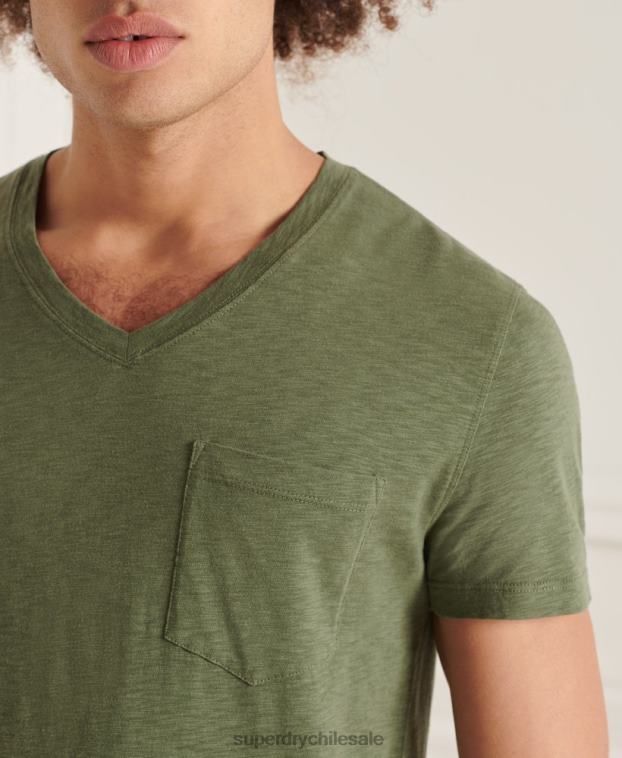 hombres Superdry verde camiseta de algodón orgánico con cuello de pico y bolsillo flameado 2R68Z4846