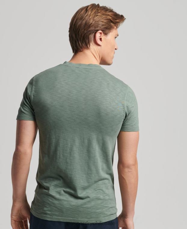 hombres Superdry verde camiseta de algodón orgánico con cuello de pico y bolsillo flameado 2R68Z4857