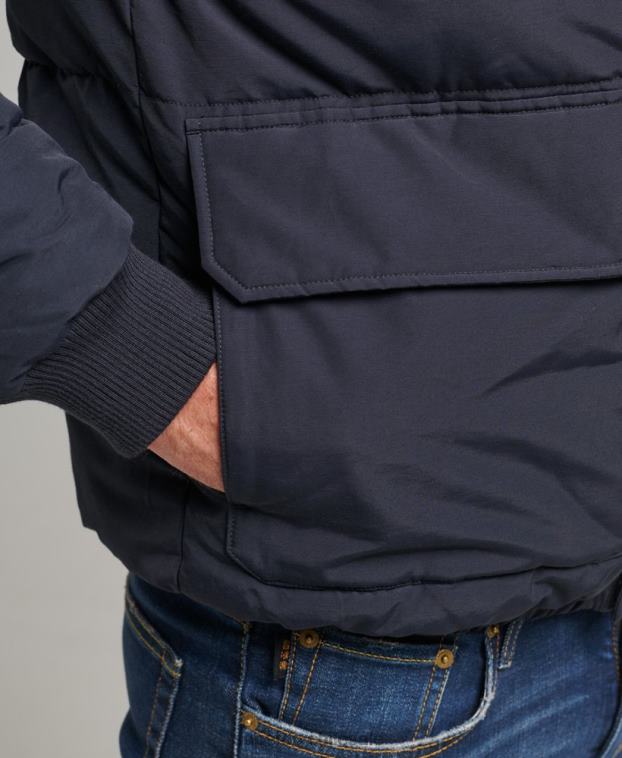hombres Superdry Armada chaqueta acolchada de montaña 2R68Z4559