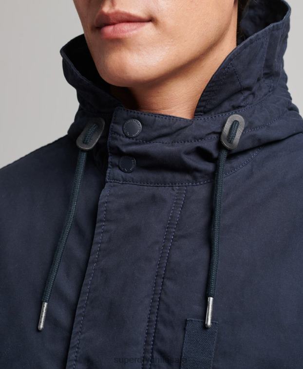 hombres Superdry Armada parka estilo militar con cola de pez 2R68Z4482