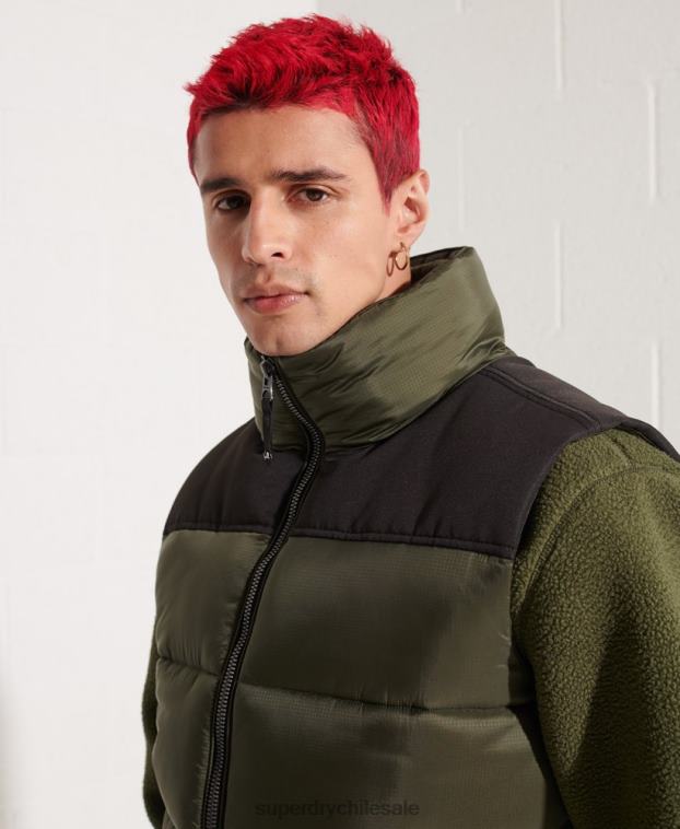 hombres Superdry caqui chaleco acolchado 2R68Z4534