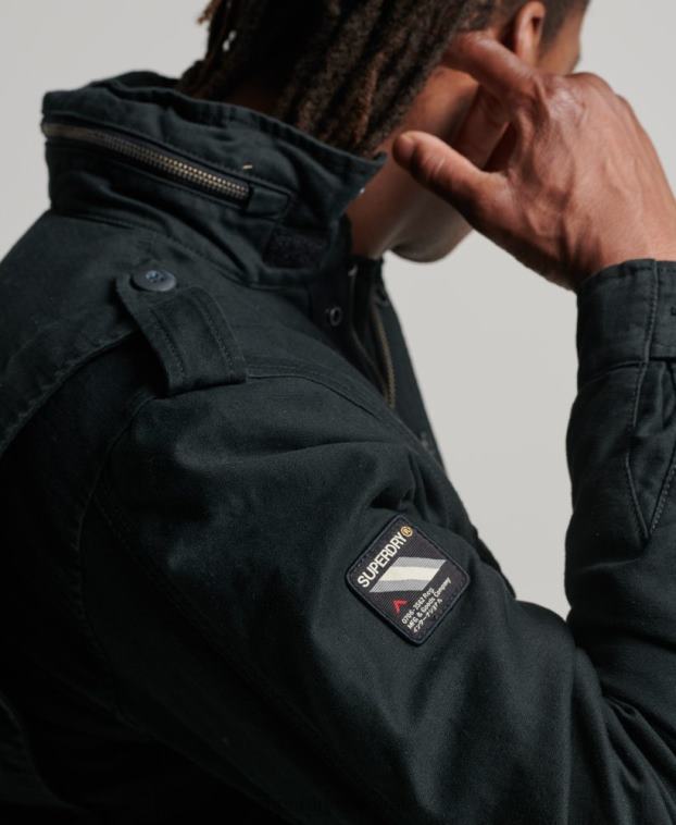 hombres Superdry gris oscuro chaqueta militar con forro de borreguito de campo m65 2R68Z4434
