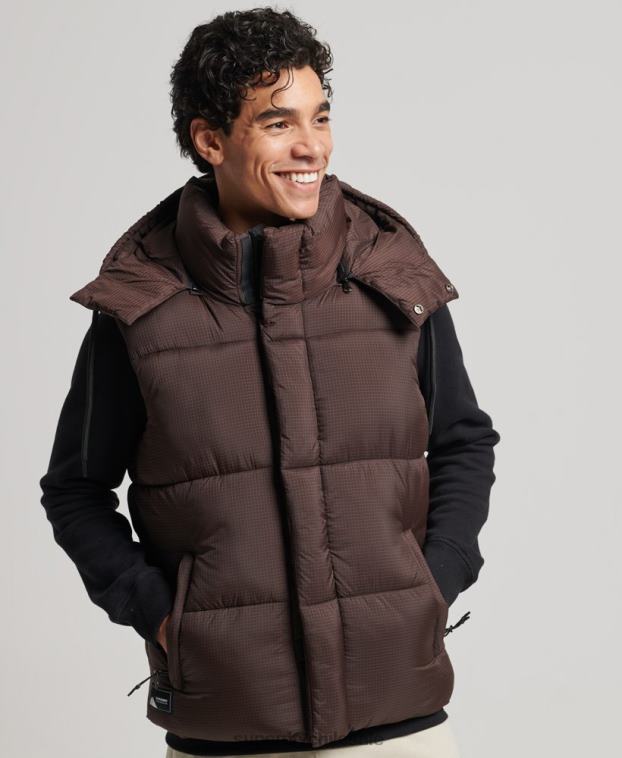 hombres Superdry marrón chaleco acolchado corto touchline 2R68Z958