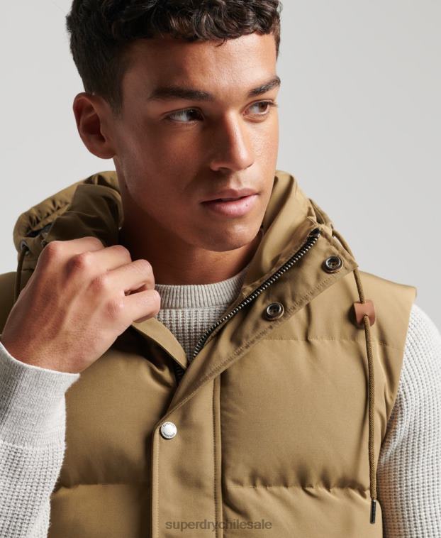hombres Superdry marrón chaleco acolchado everest con capucha 2R68Z1065
