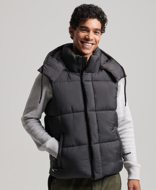 hombres Superdry negro chaleco acolchado corto touchline 2R68Z1032