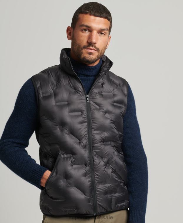 hombres Superdry negro chaleco acolchado ligero corto 2R68Z4476