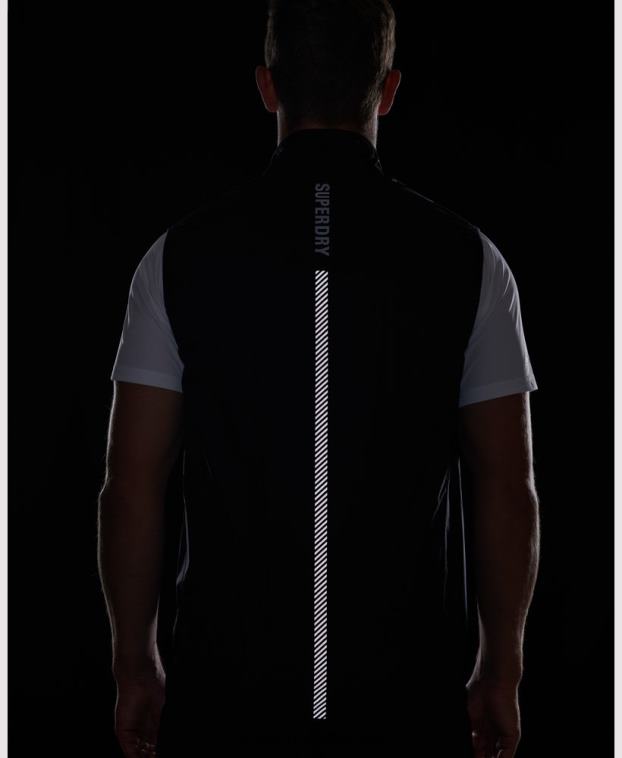 hombres Superdry negro chaleco cortavientos ligero run 2R68Z4726
