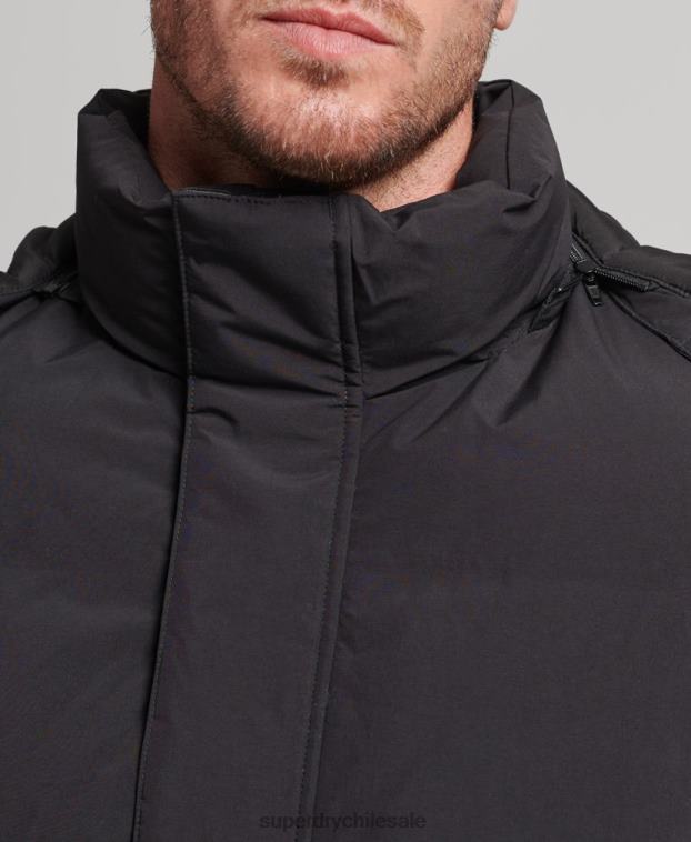 hombres Superdry negro chamarra corta acolchada 2R68Z4501