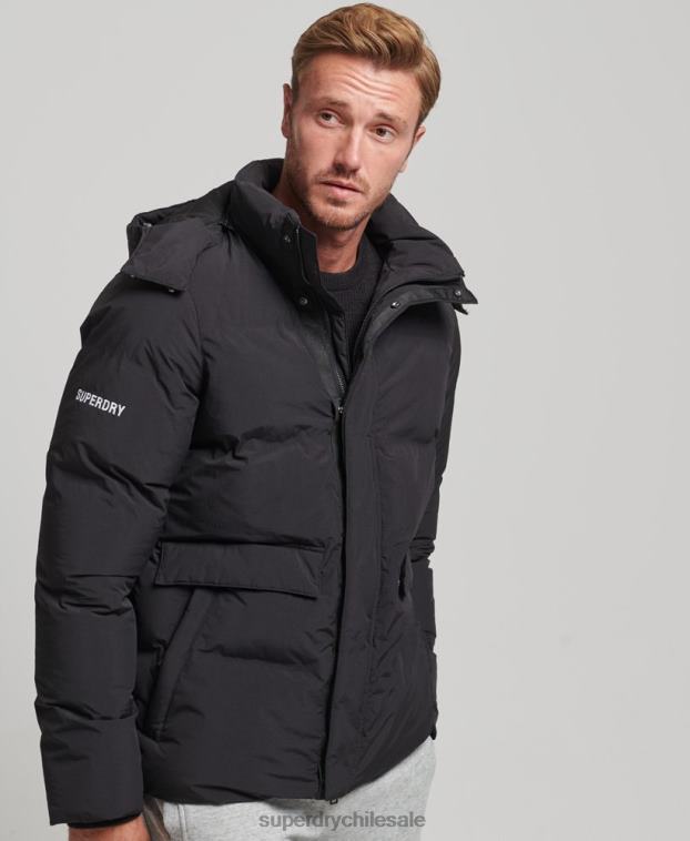 hombres Superdry negro chamarra corta acolchada 2R68Z4535