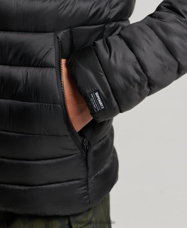 hombres Superdry negro chaqueta acolchada ligera 2R68Z1138